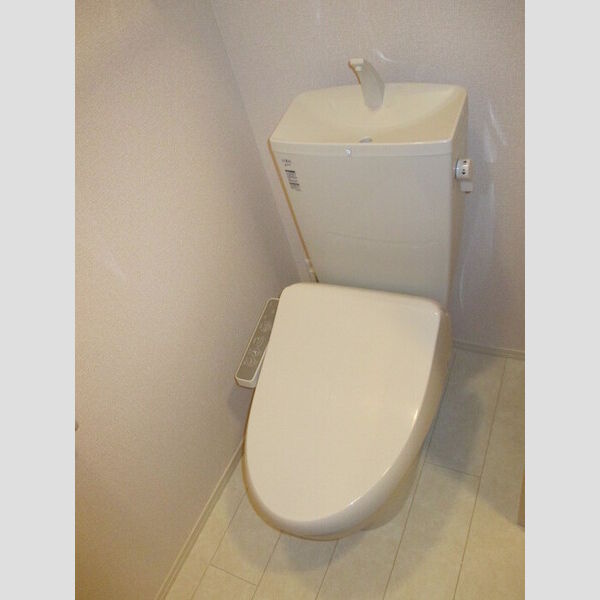 シャンブルK201号室 温水洗浄暖房便座