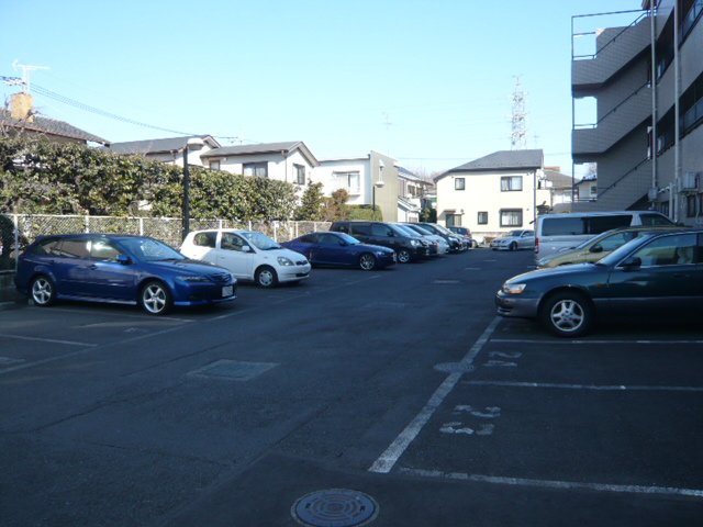 クレセントハイツ0208号室 駐車場