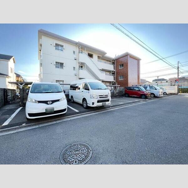 パーク・サイド杉浦　2 駐車場