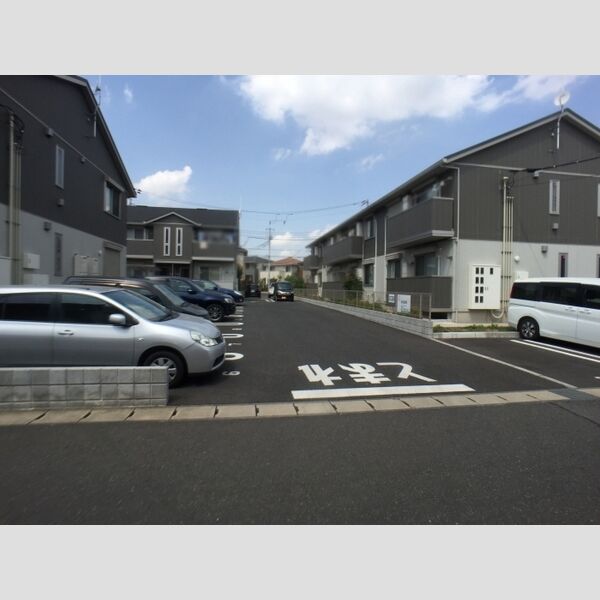 アピオン　Ⅱ 駐車場