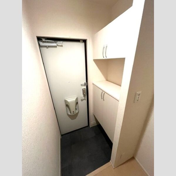 メゾン　ゼフィール 玄関