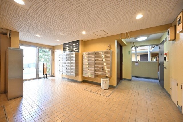 ライオンズマンション椎名町1階 宅配BOX