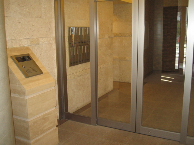 ブライトレジデンス303号室 エントランス