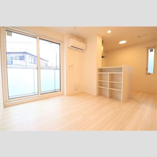 アーバンパイン リビング