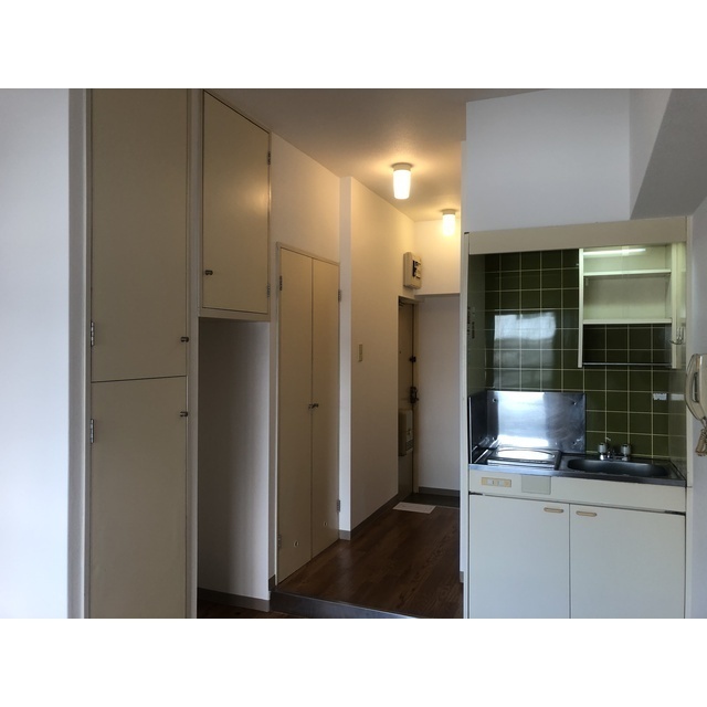 スカイコート鶯谷 内観