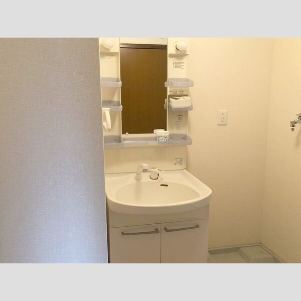 パークサイド 西船　A・BA301号室 洗面所