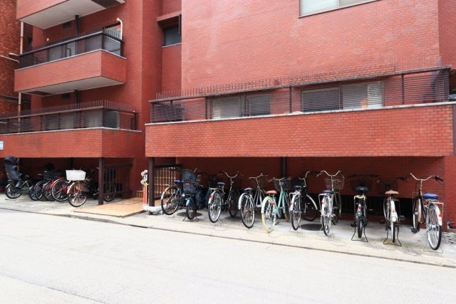 三田富洋ハイツ2階 駐輪場