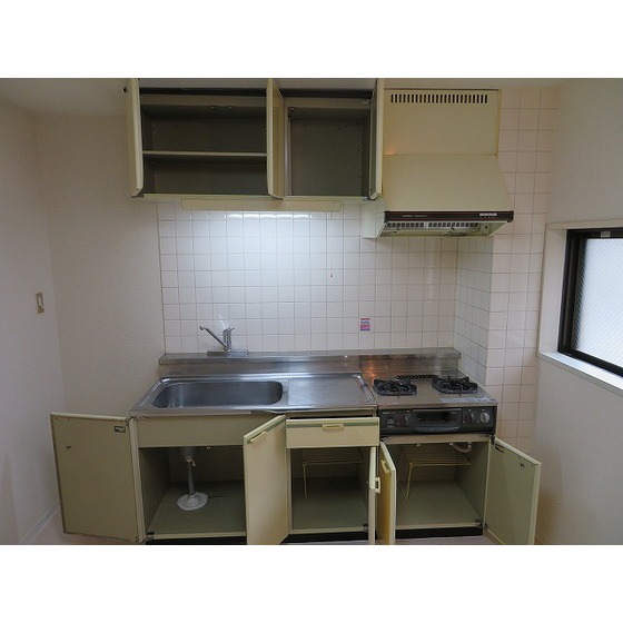 三番館竹下0204号室 キッチン収納