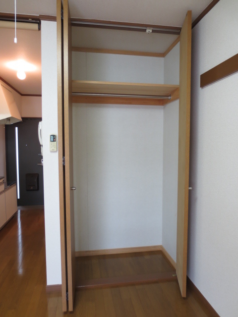 メゾンド北町0102号室 収納