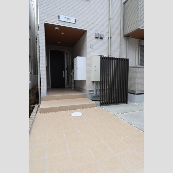 ange エントランス
