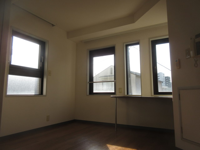 ラ・クレッツ門前仲町0301号室 リビング