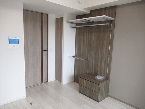 ライオンズ横濱関内レジデンス10階 リビング（別角度）