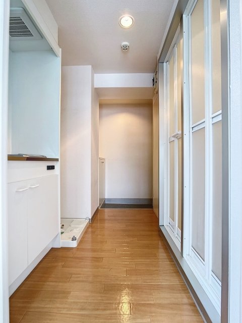 ホーユウコンフォルト岸谷 玄関