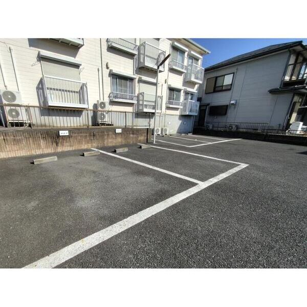 エステートピア都岡 駐車場