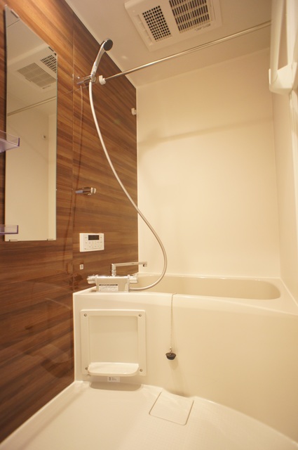 ルミエール・エタンセルｓｉｘ0104号室 浴室乾燥機