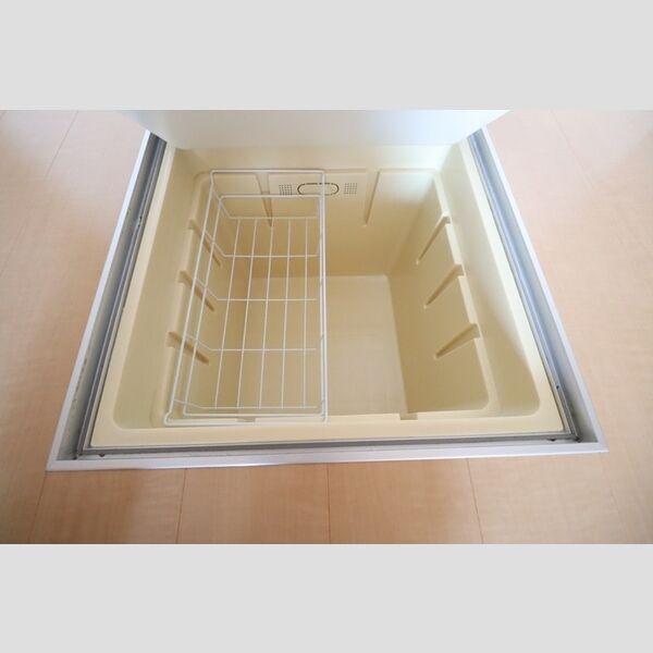 モンテローザ102号室 床下収納