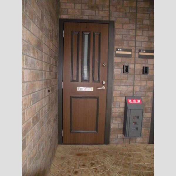 ローリエ　A/B 玄関前