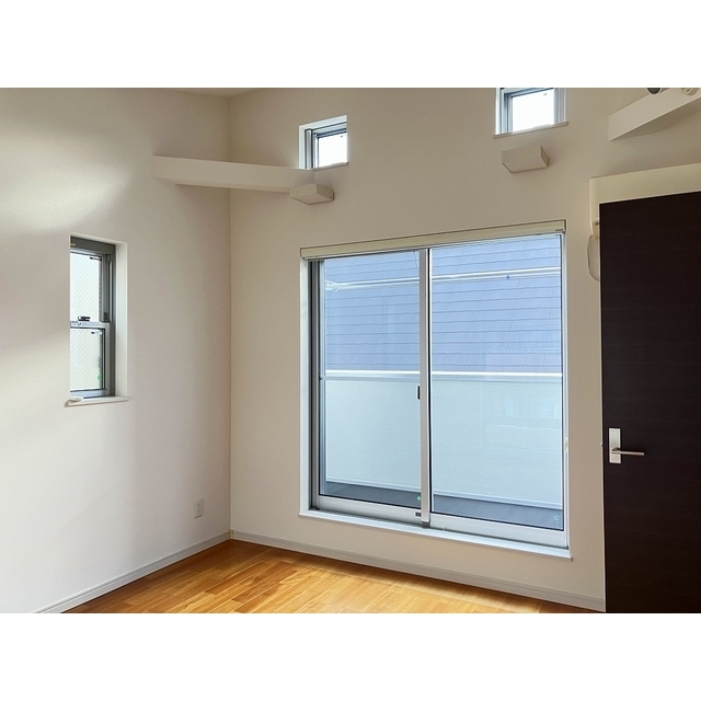 世田谷区東玉川１丁目戸建 洋室8帖　2026年1月撮影