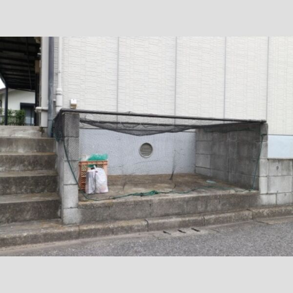 クレストA 敷地内ゴミ置場