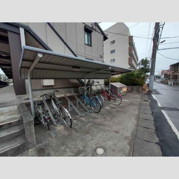 シルフハイム206号室 駐輪場