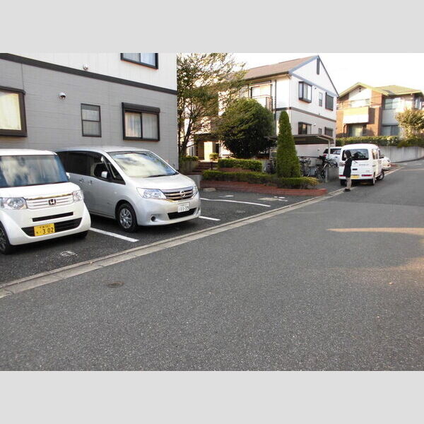 パレアージュ　CDEFG 駐車場