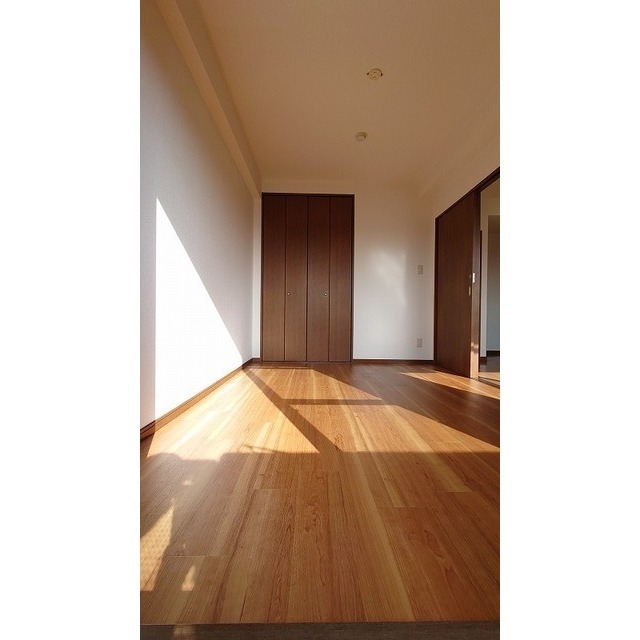 プラスパ小山 洋室2