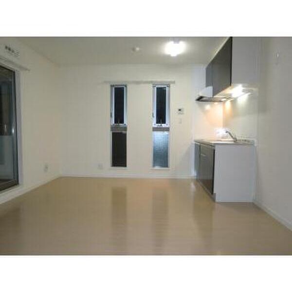 ロイヤルパーク301号室 リビング