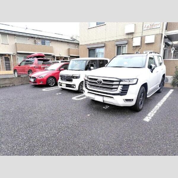 ラ・メール 駐車場