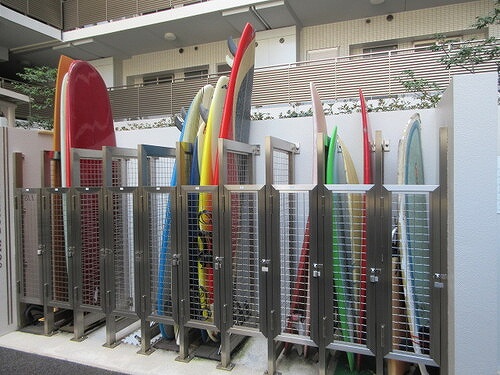 ライオンズ茅ヶ崎ザ・アイランズ【Ｉ街区】13階 サーフボードスタンド　※2026年5月撮影
