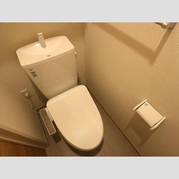 エメ　ドゥーズ301号室 温水洗浄暖房便座