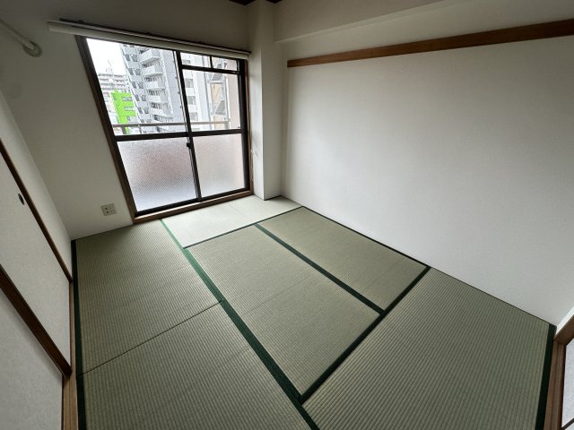 ベルドゥムール越谷茜町602号室 同建物別部屋の参考画像