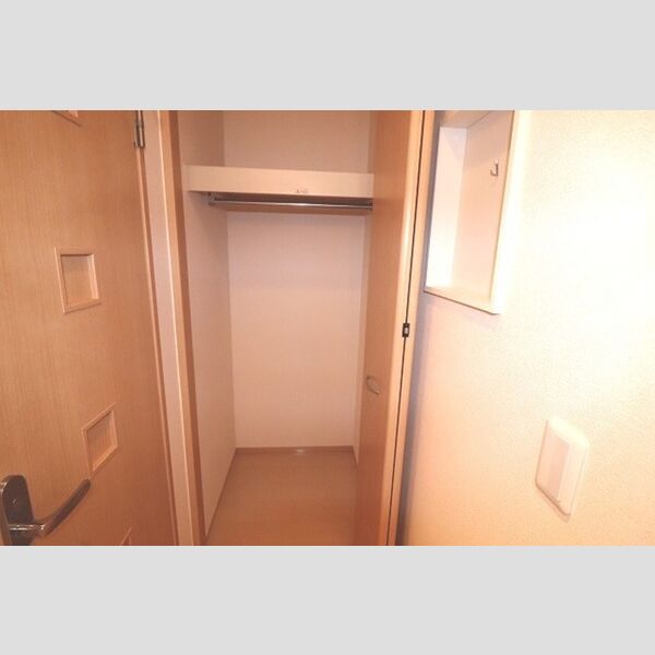 フォンテーヌ 廊下奥　クローゼット