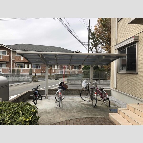 ファヴォーレⅠⅡⅢ　Ⅲ 駐輪場