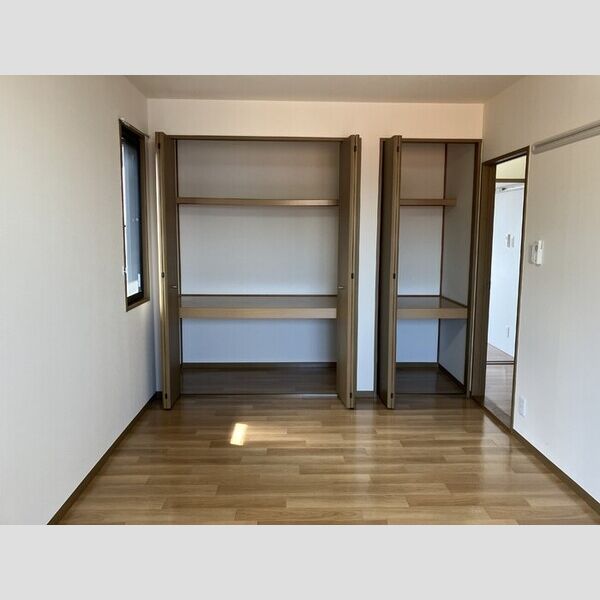 オーシャンヒルズ　CC302号室 物入