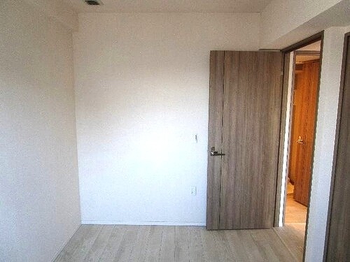 グレーシア調布7階 洋室（約5.6畳）