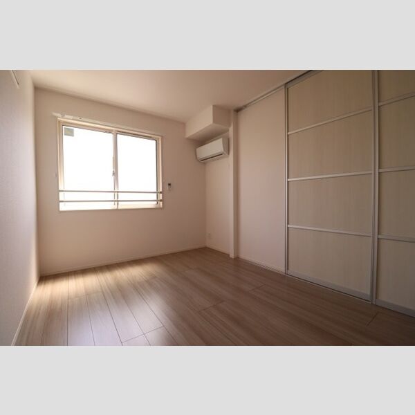 カーサリオ204号室 洋室