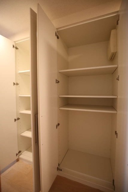 エルザ世田谷1階 収納