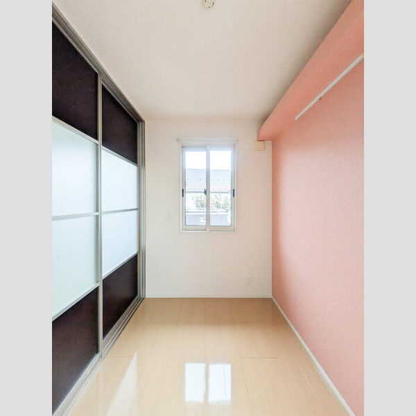 ハイツ ハピネス203号室 洋室(窓側)