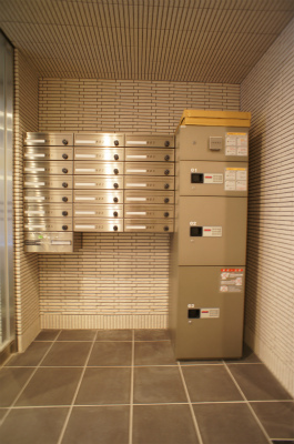 リブリ・ラピスラズリ川崎7階 ポスト