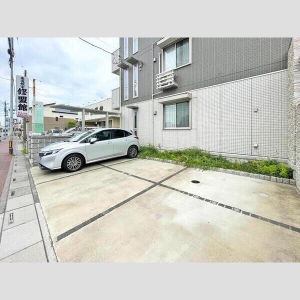 グレイス東大宮 駐車場