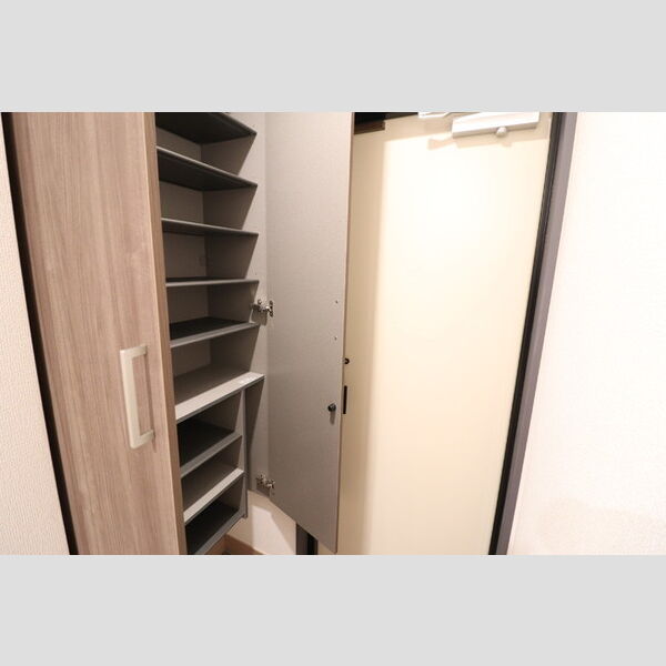 Noble villa浦和美園303号室 シューズボックス