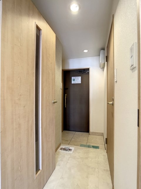 ヌフエタージュ 玄関