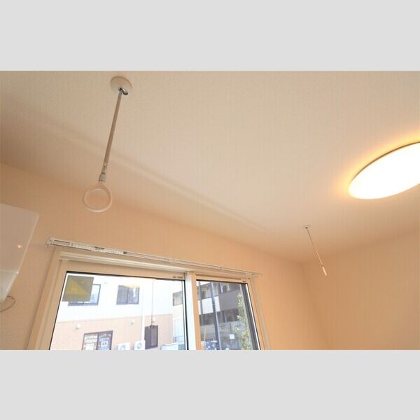 ポトシ103号室 室内物干し金物