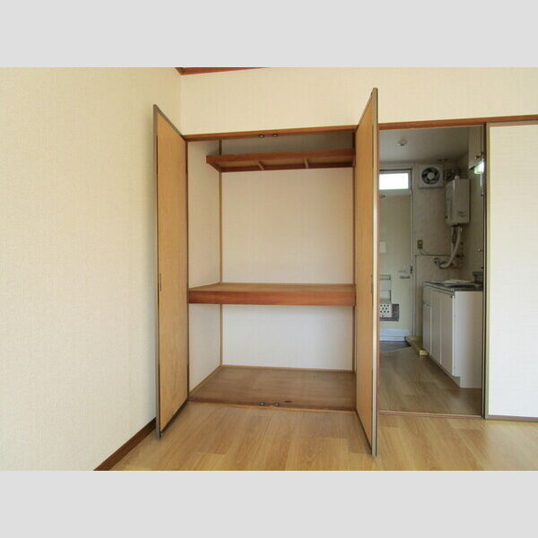 ヴィラ中山　A棟205号室 収納