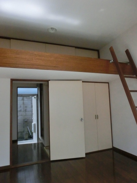 グリーンハイムB1階 リビング