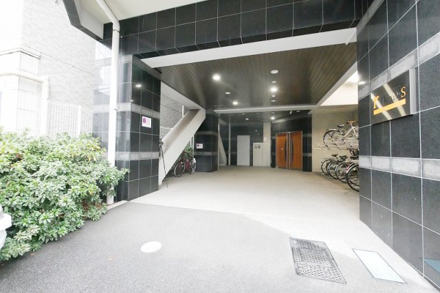ＴＲＡＤＩＳ ＮＩＰＰＯＲＩ Ｅ 外観