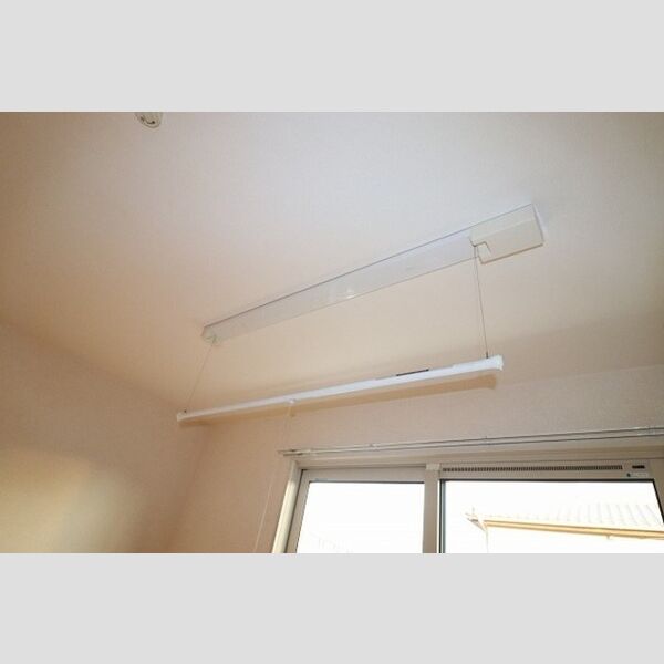 ヴィアノ　Ⅲ棟102号室 室内物干し