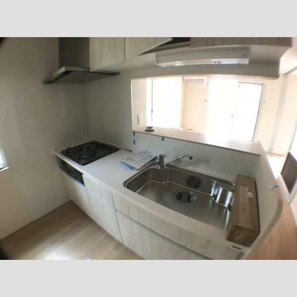 ヴィラ・テンジン 対面キッチン(施工中)