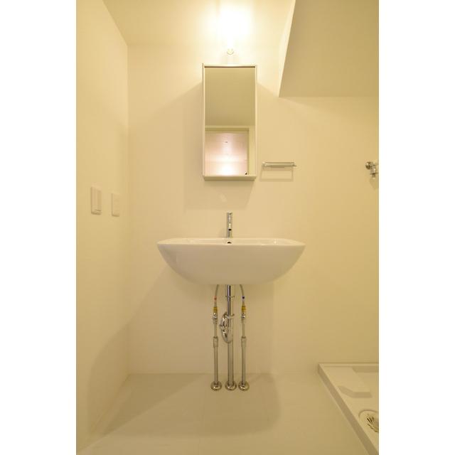 カラスヤマテラスEW1階 洗面所