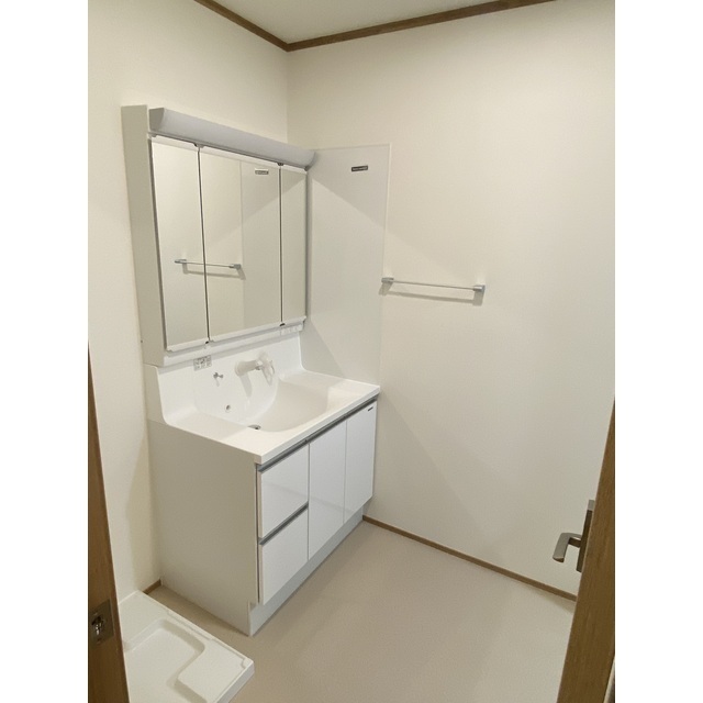 メゾン　リエール1階 内観